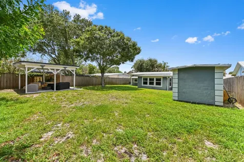5709 SE Indigo Avenue Stuart FL 34997