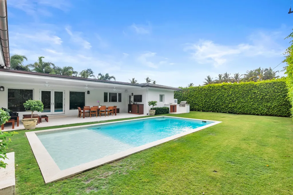 225 Jamaica Lane Palm Beach FL 33480
