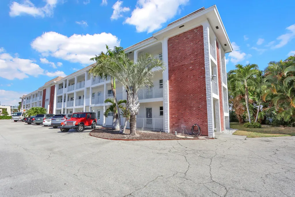 236 Castlewood Drive North Palm Beach FL 33408