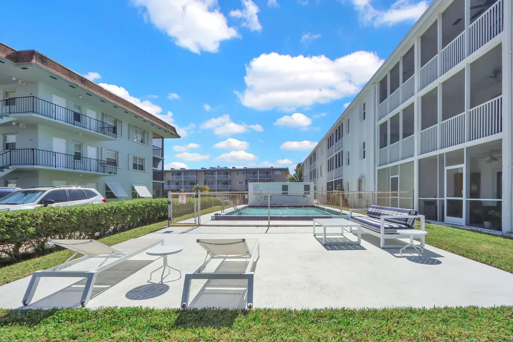 236 Castlewood Drive North Palm Beach FL 33408