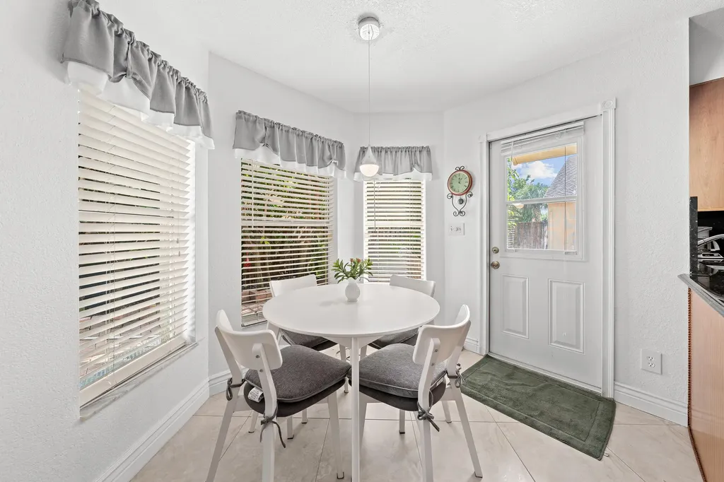18956 La Costa Lane Boca Raton FL 33496
