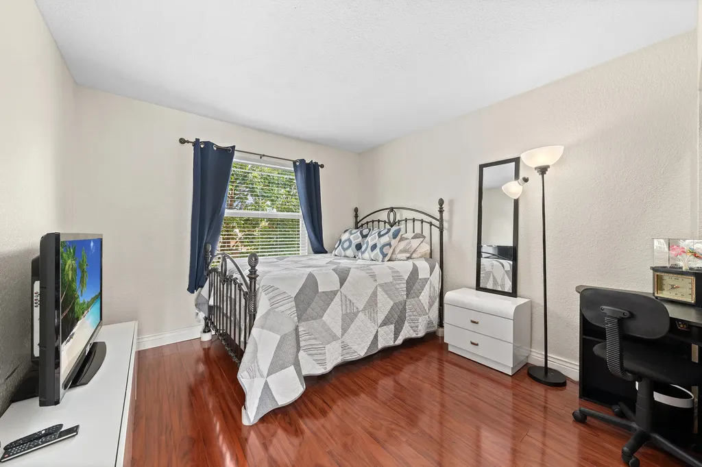18956 La Costa Lane Boca Raton FL 33496