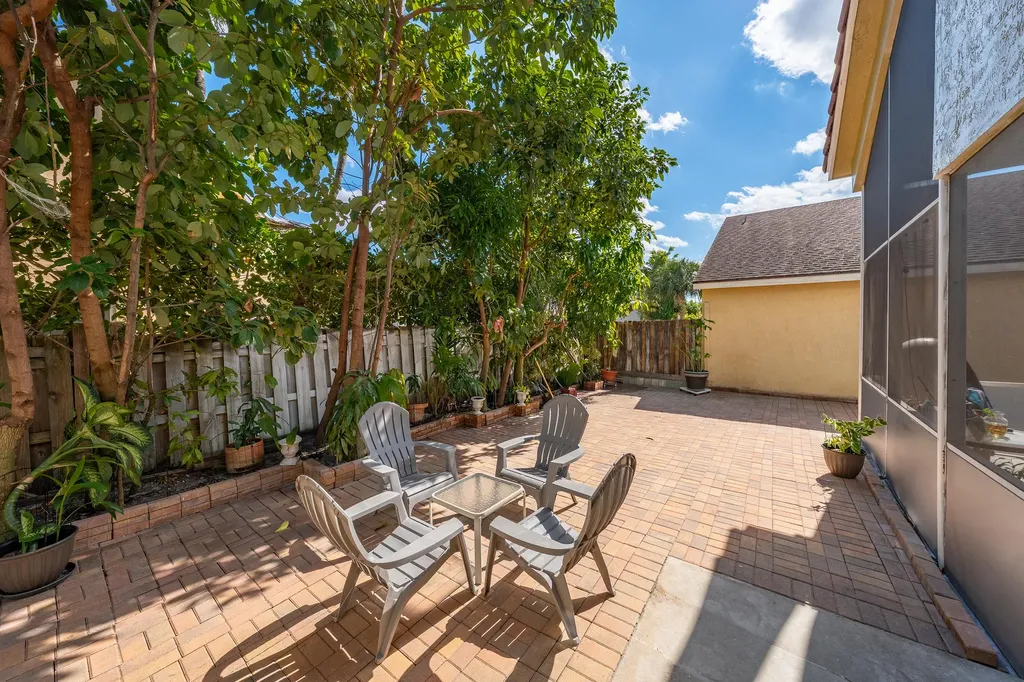 18956 La Costa Lane Boca Raton FL 33496