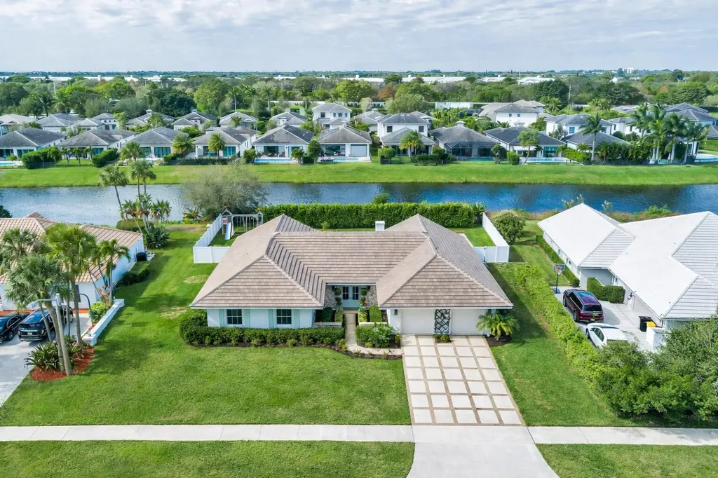3125 Embassy Drive West Palm Beach FL 33401