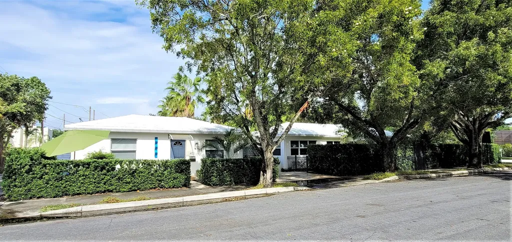 403 32nd Street West Palm Beach FL 33407