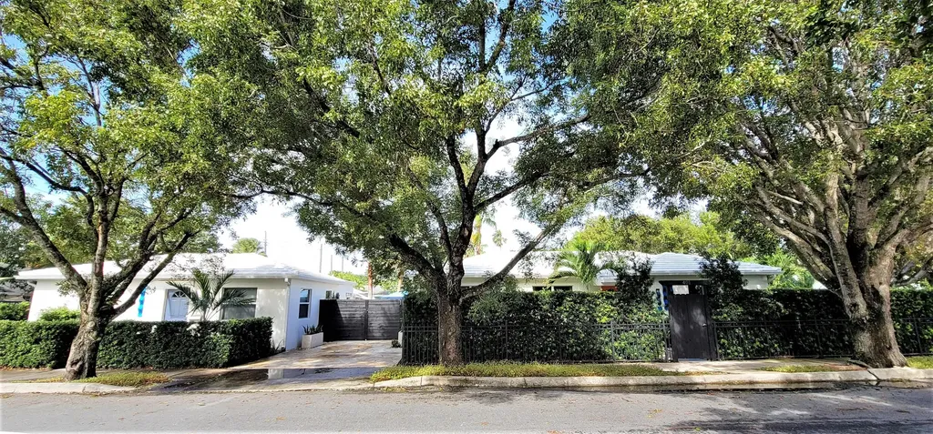 403 32nd Street West Palm Beach FL 33407