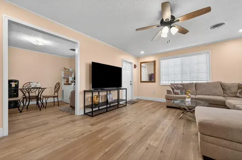 16 NW Avenue G Belle Glade FL 33430