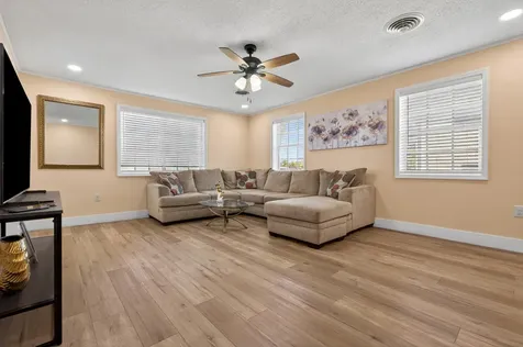 16 NW Avenue G Belle Glade FL 33430