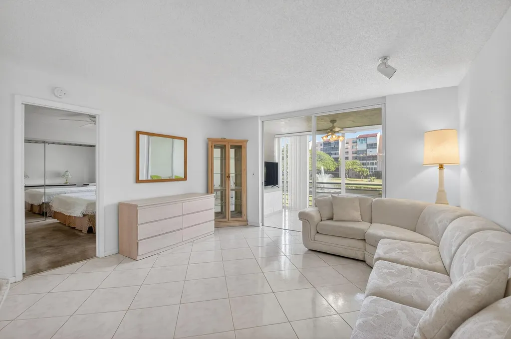 27 Abbey Lane Delray Beach FL 33446