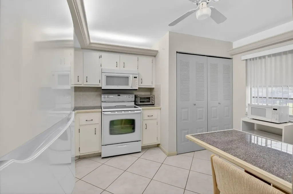 27 Abbey Lane Delray Beach FL 33446