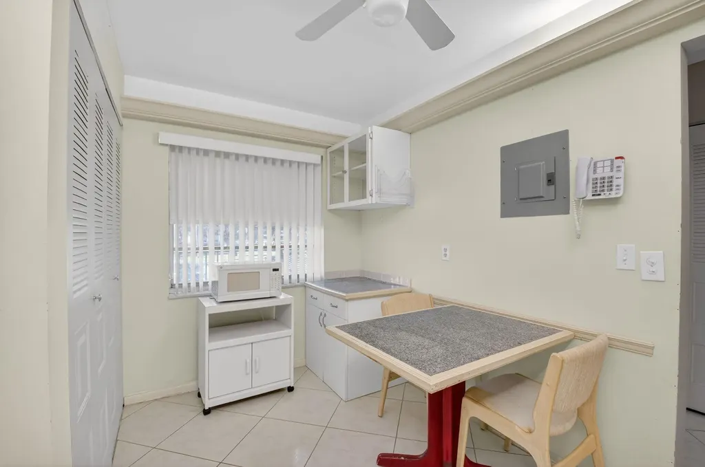 27 Abbey Lane Delray Beach FL 33446