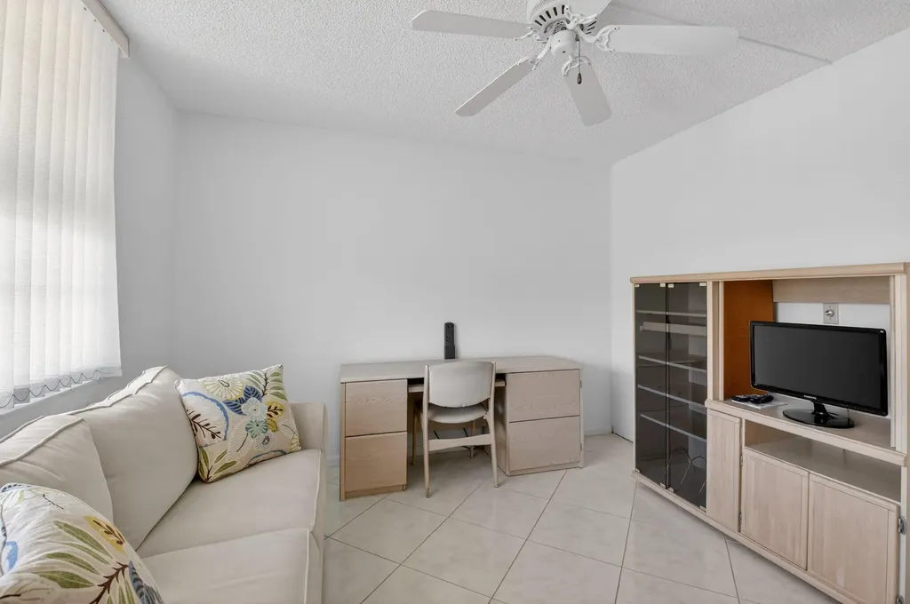 27 Abbey Lane Delray Beach FL 33446