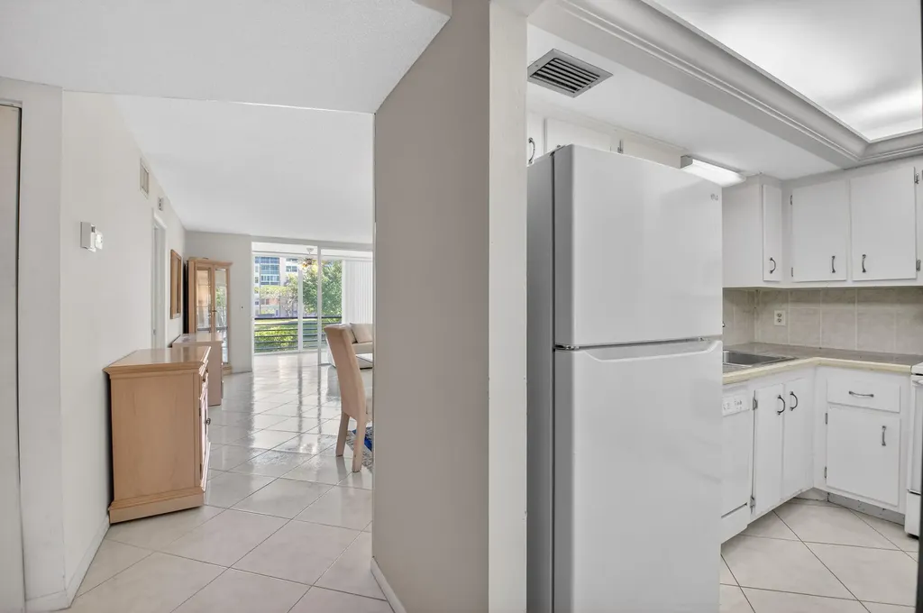 27 Abbey Lane Delray Beach FL 33446