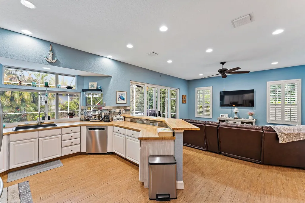 19115 SE Coral Reef Lane Jupiter FL 33458