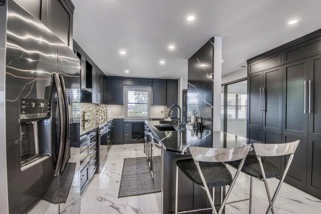 313 Lake Circle North Palm Beach FL 33408