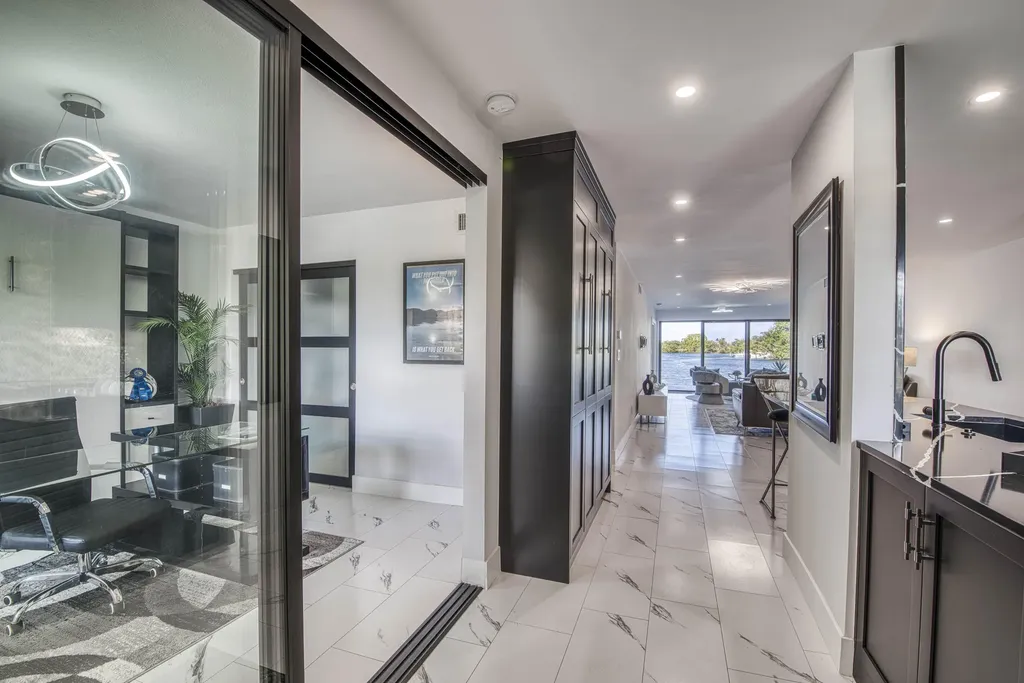 313 Lake Circle North Palm Beach FL 33408