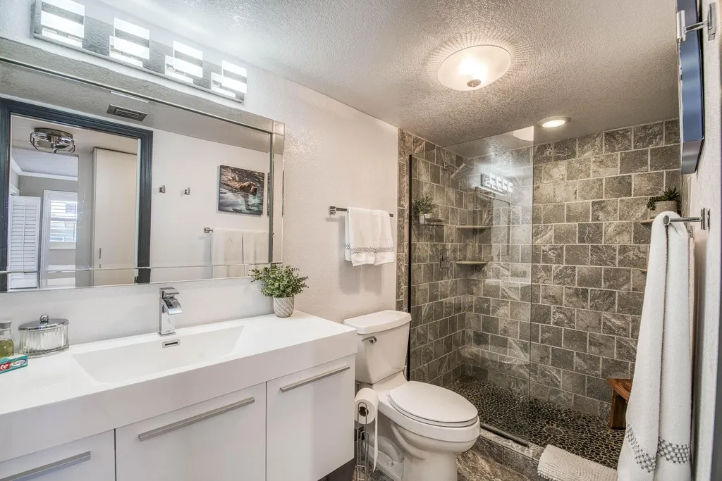 313 Lake Circle North Palm Beach FL 33408