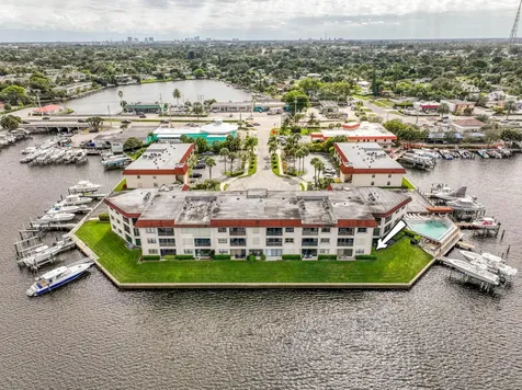 313 Lake Circle North Palm Beach FL 33408