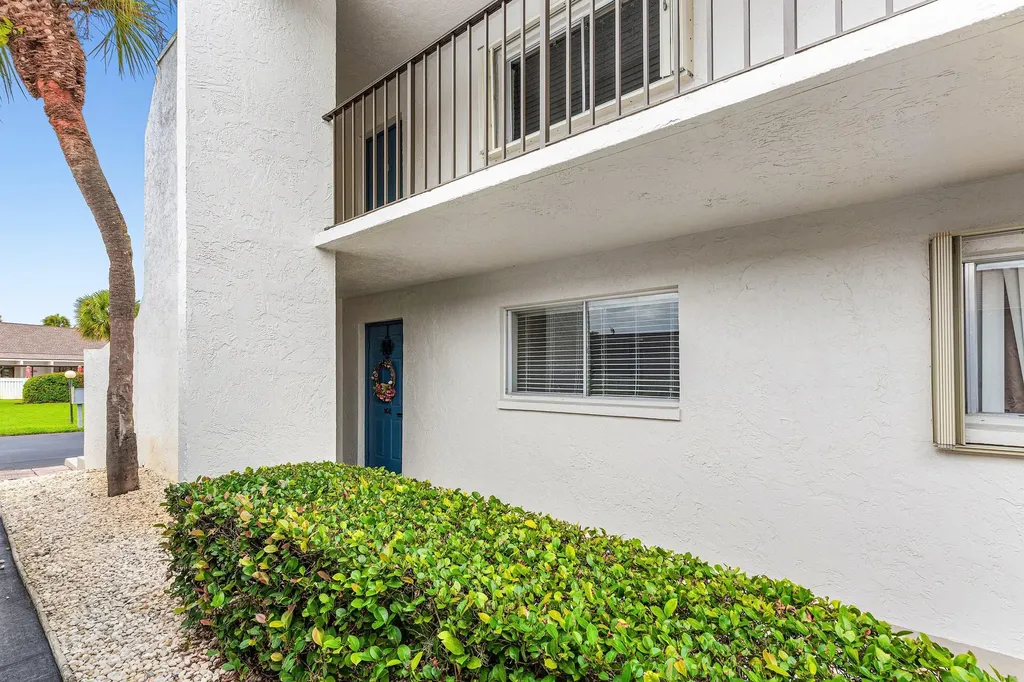 2905 SW 22nd Avenue Delray Beach FL 33445