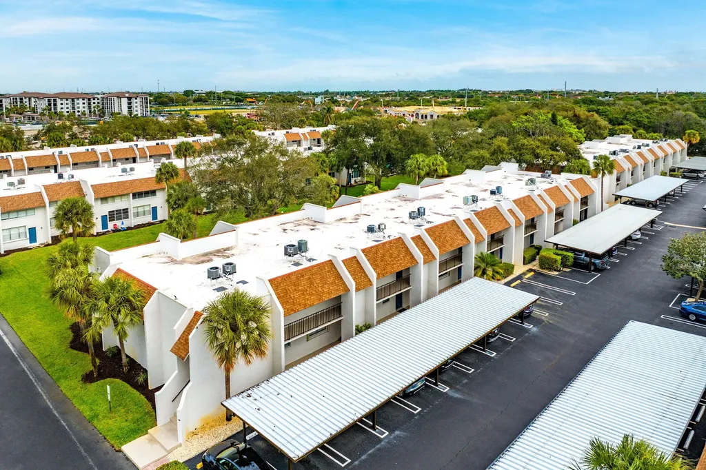 2905 SW 22nd Avenue Delray Beach FL 33445