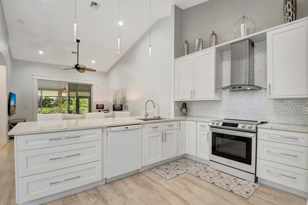 6189 Petunia Road Delray Beach FL 33484
