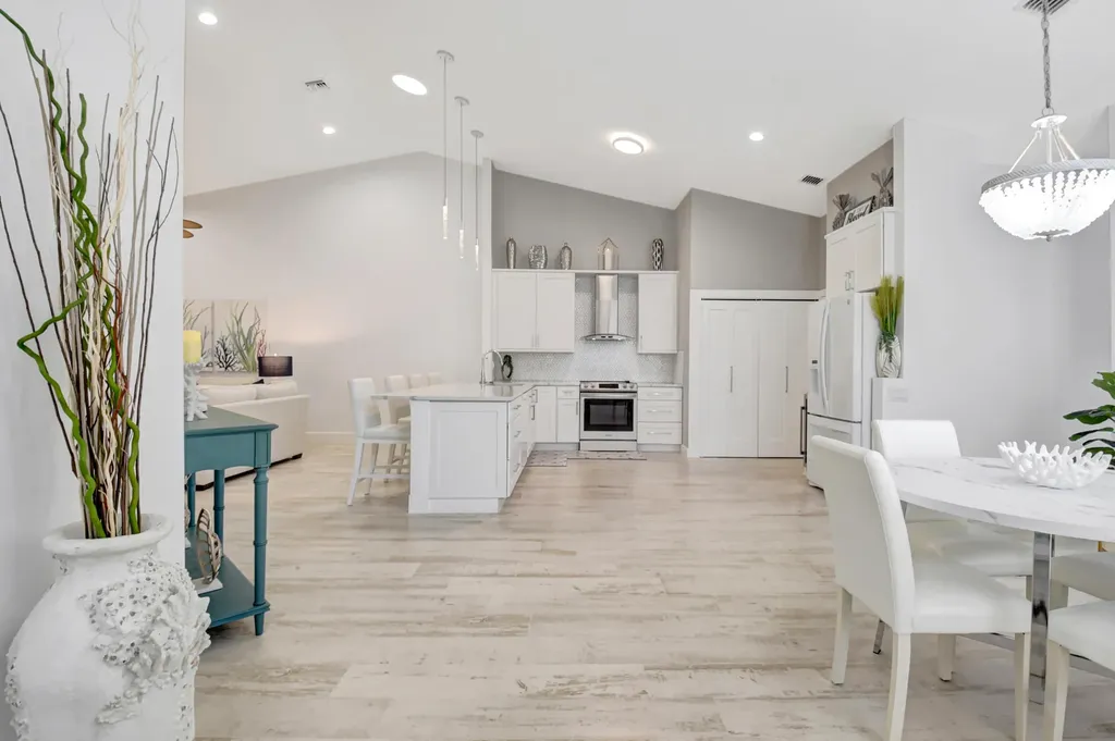 6189 Petunia Road Delray Beach FL 33484