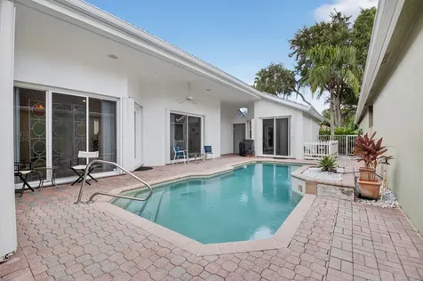 6032 Rossmoor Lakes Court Boynton Beach FL 33437