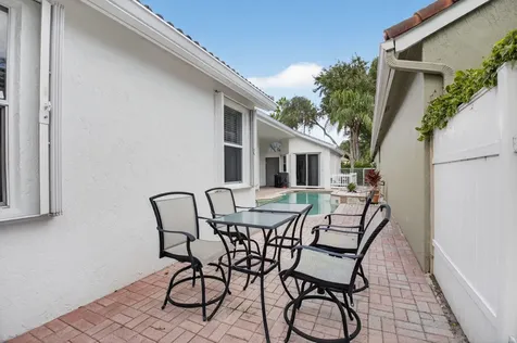 6032 Rossmoor Lakes Court Boynton Beach FL 33437
