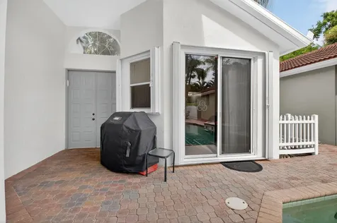 6032 Rossmoor Lakes Court Boynton Beach FL 33437