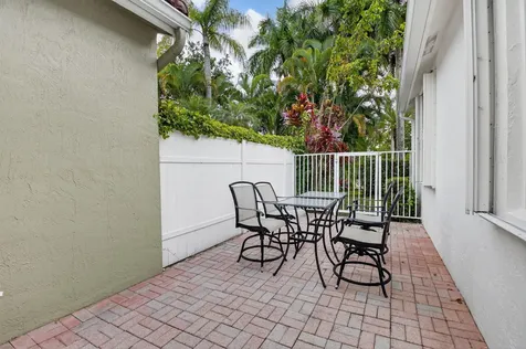 6032 Rossmoor Lakes Court Boynton Beach FL 33437