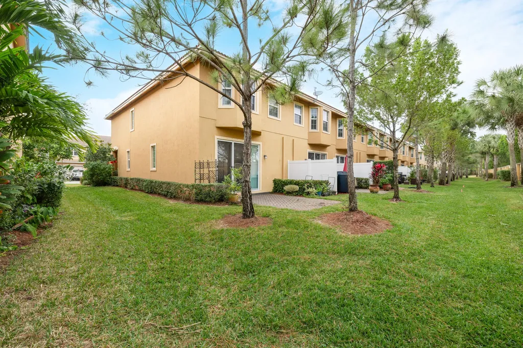 5809 Monterra Club Drive Lake Worth FL 33463