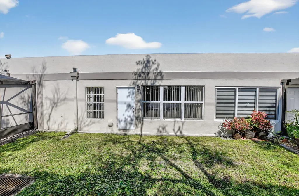 9110 Fairbanks Lane Boca Raton FL 33496