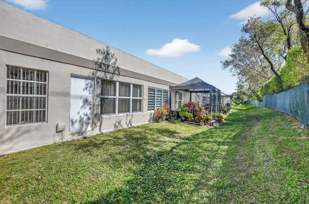 9110 Fairbanks Lane Boca Raton FL 33496