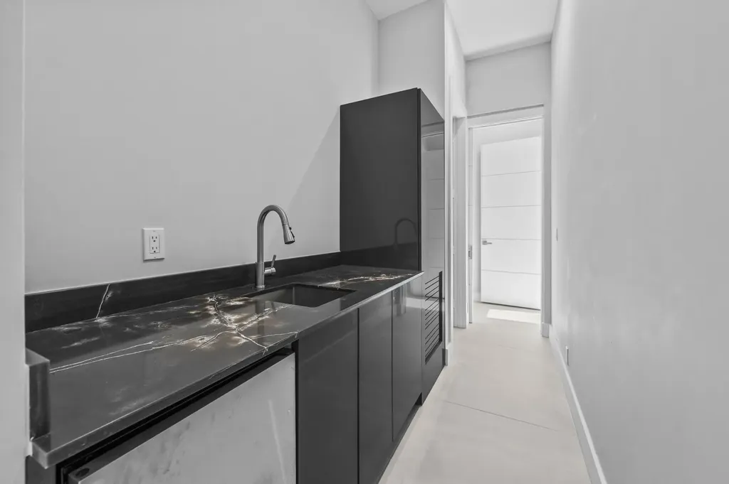 1201 Mandarin Isle Fort Lauderdale FL 33315