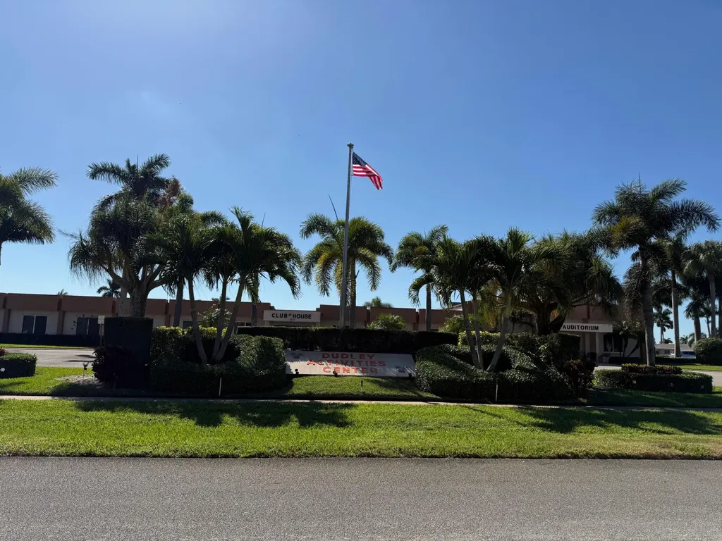 2688 Dudley Drive E West Palm Beach FL 33415