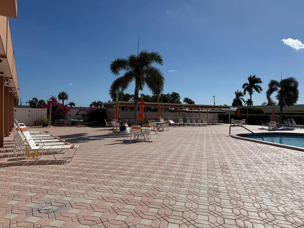 2688 Dudley Drive E West Palm Beach FL 33415