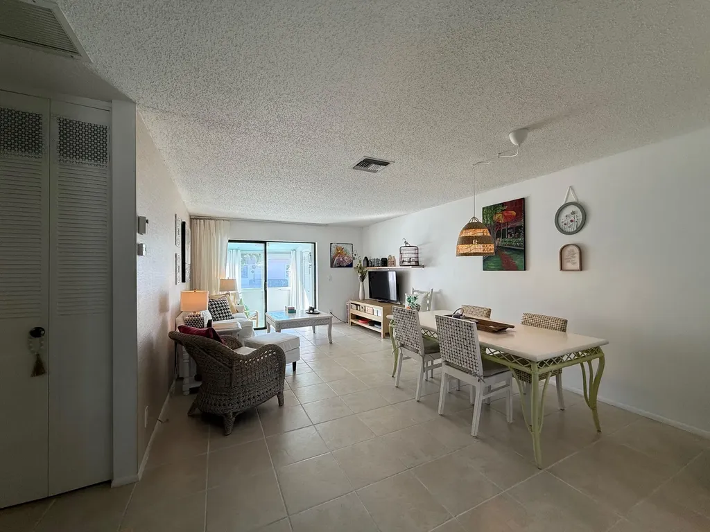 2688 Dudley Drive E West Palm Beach FL 33415