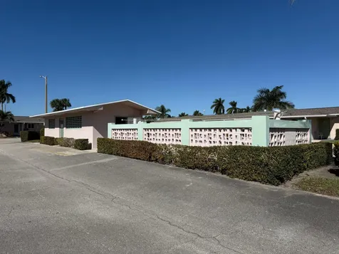 2688 Dudley Drive E West Palm Beach FL 33415