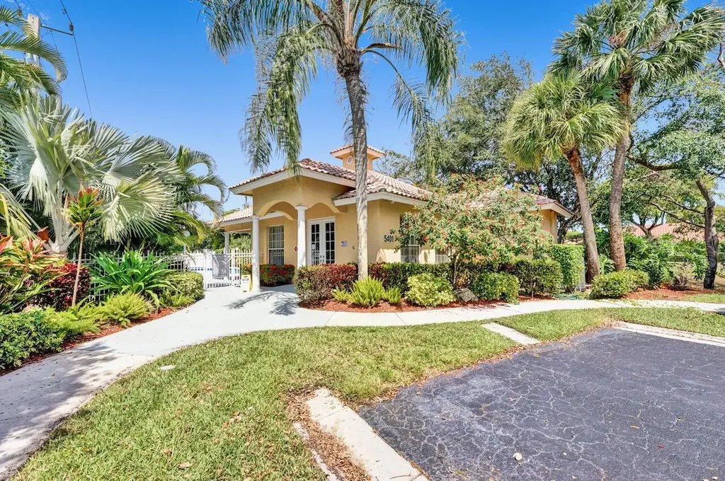 11067 Springbrook Circle Boynton Beach FL 33437