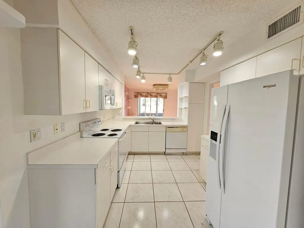 9963 Seacrest Circle Boynton Beach FL 33437
