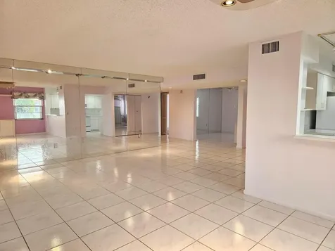 9963 Seacrest Circle Boynton Beach FL 33437