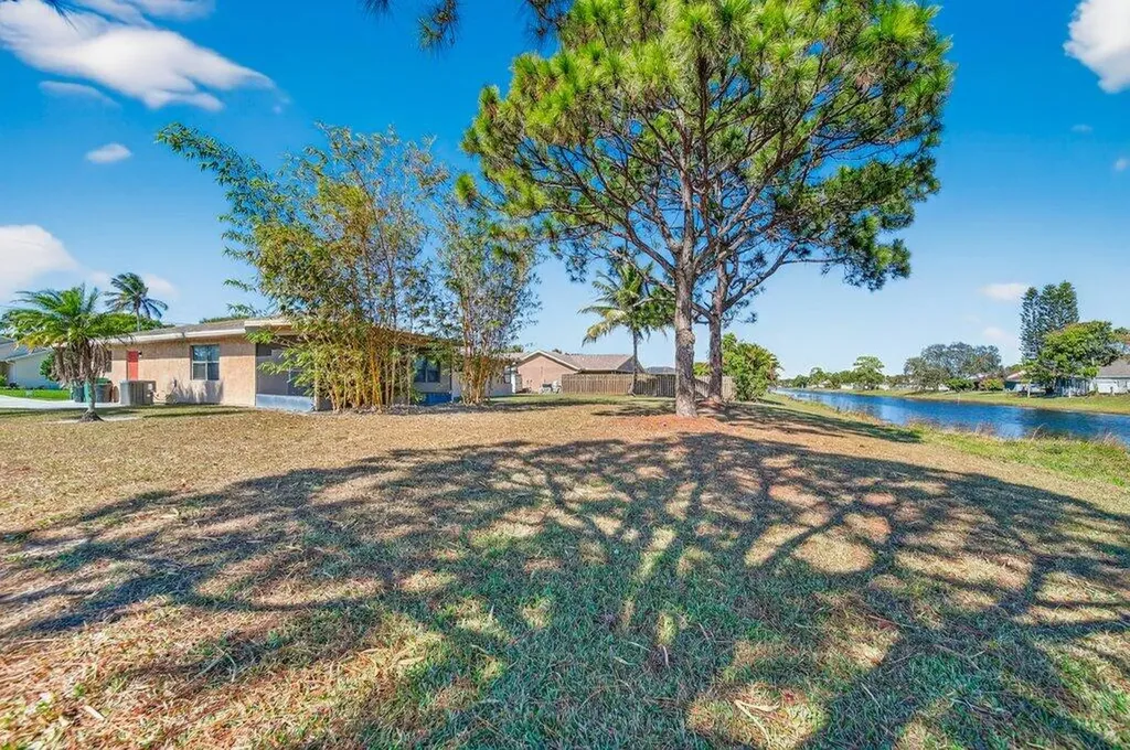 2097 SE Mantua Street Port St Lucie FL 34952