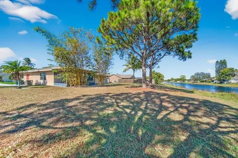 2097 SE Mantua Street Port St Lucie FL 34952
