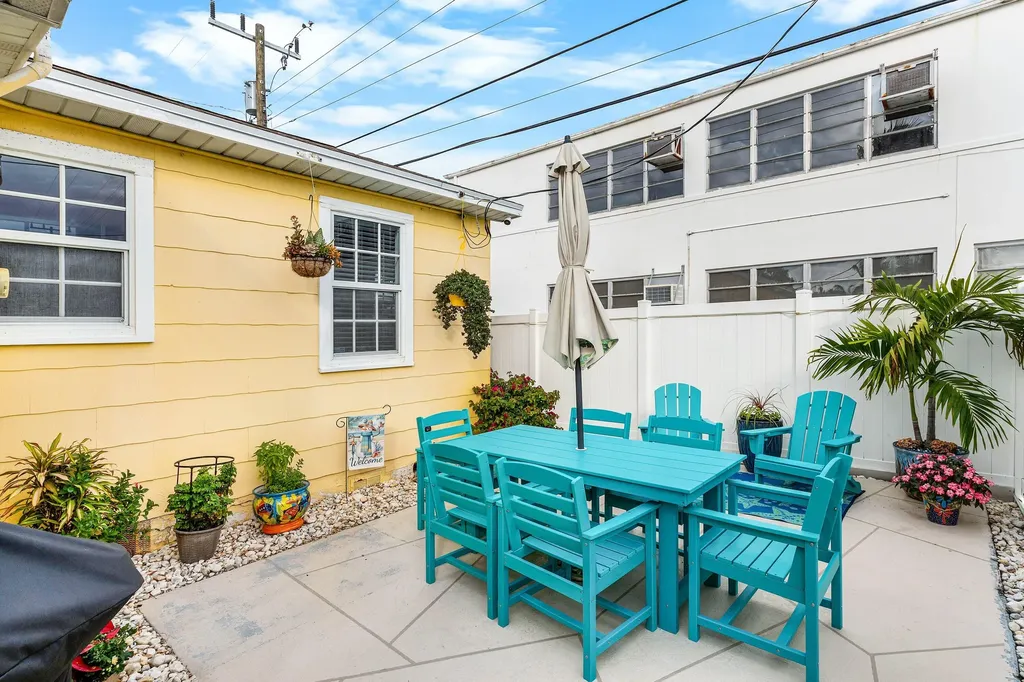 411 3rd Avenue N Lake Worth Beach FL 33460