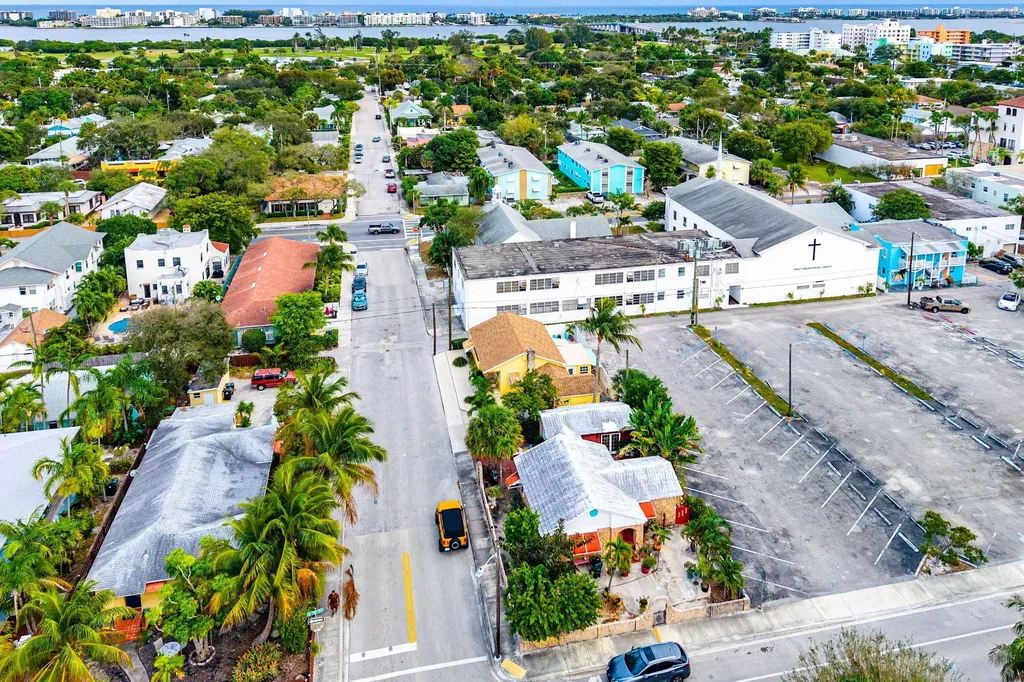 411 3rd Avenue N Lake Worth Beach FL 33460
