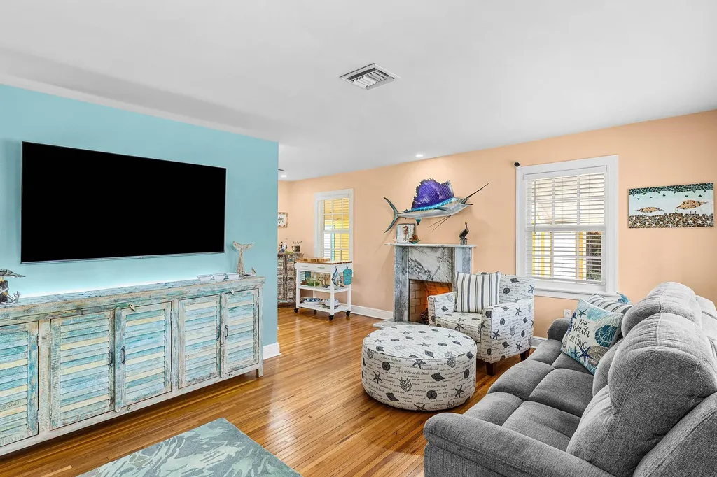 411 3rd Avenue N Lake Worth Beach FL 33460