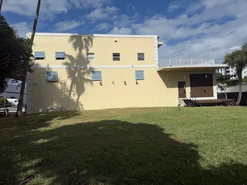 420 6th Street West Palm Beach FL 33401