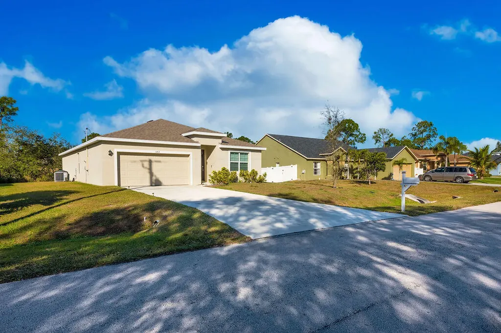 3202 SW Martin Street Port St Lucie FL 34953