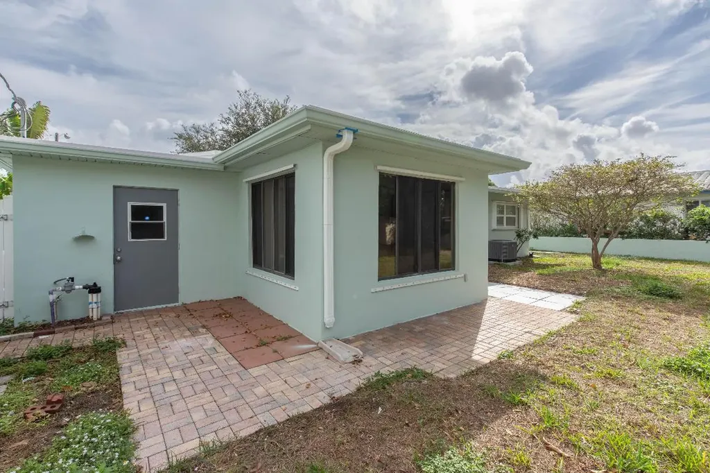 405 NE 24th Avenue Pompano Beach FL 33062