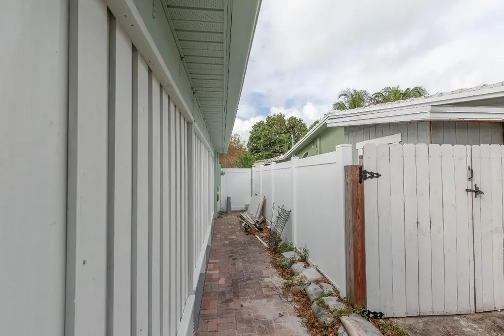 405 NE 24th Avenue Pompano Beach FL 33062